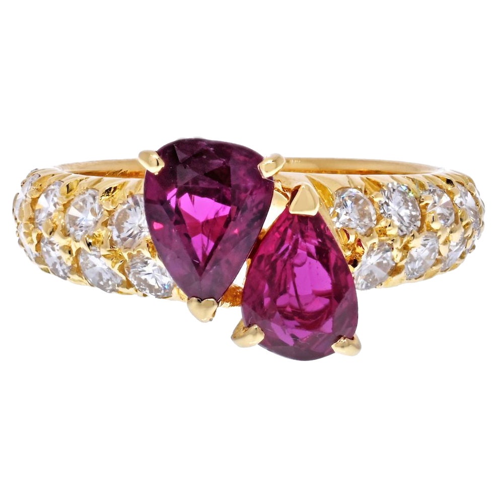 Van Cleef & Arpels 18K Yellow Gold Toi Et Moi Ruby Diamond Petite Ring