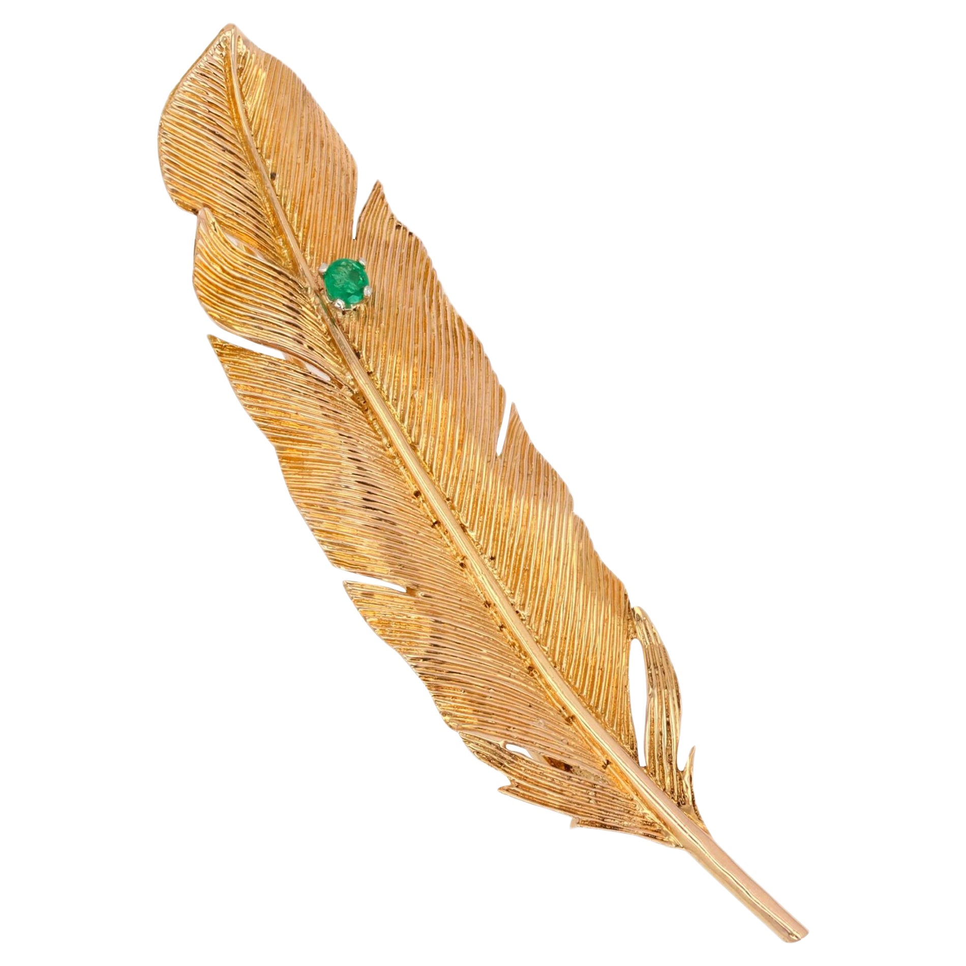 French 1960s Emerald 18 Karat Yellow Gold Feather Brooch