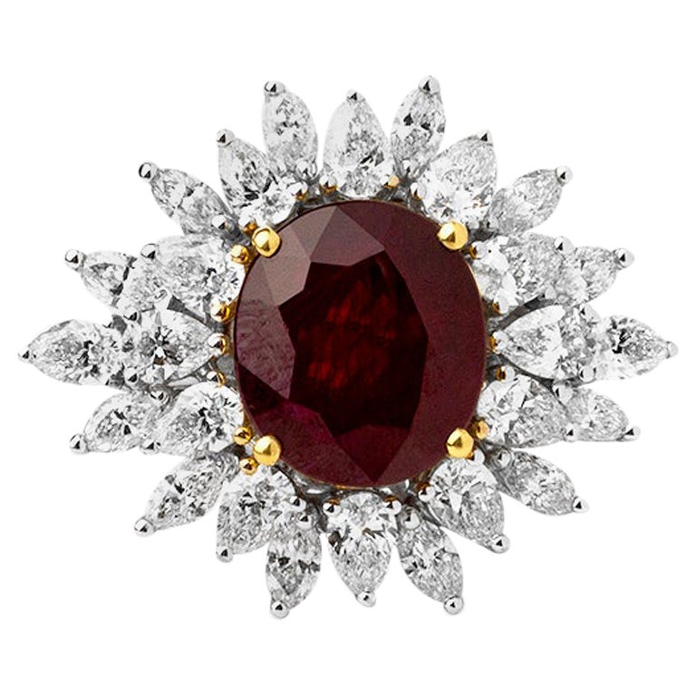 6 Carats Natural Ruby Solitaire Ring Surrounded with 2.97 Carats D to F Diamonds For Sale