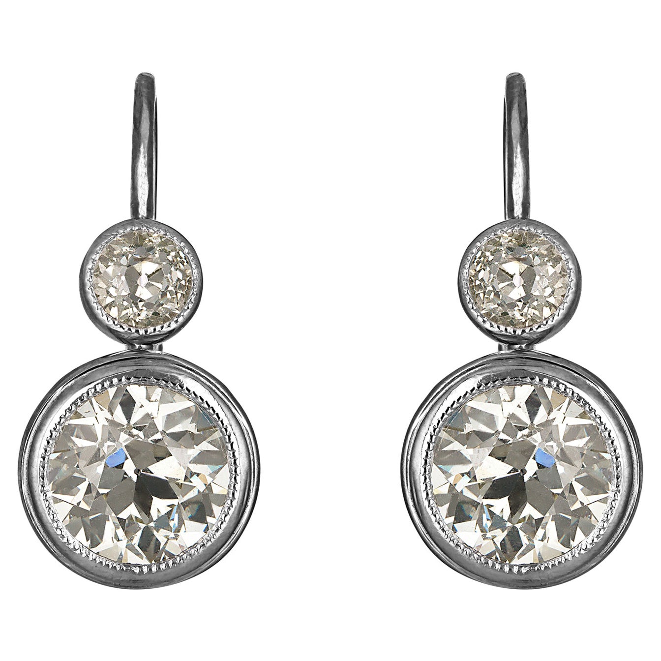 Art Deco GIA 4,66 Karat Diamant-Tropfen-Ohrringe aus Platin mit alteuropäischem Schliff und Platin 14K im Angebot