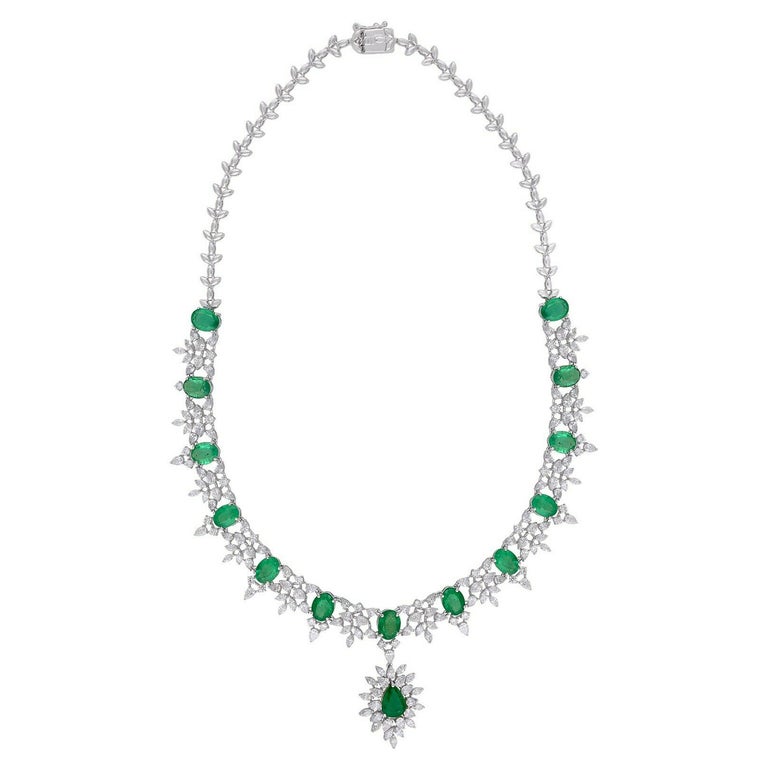 16.48 Carat Oval Zambian Emerald 14 Karat Gold Diamond Necklace For ...