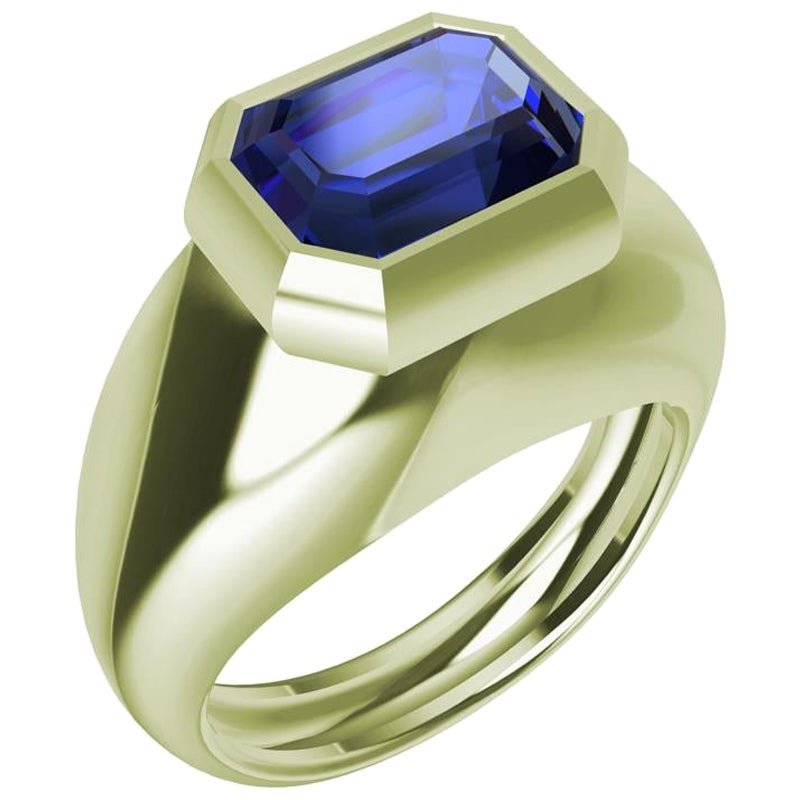 18 Karat Green Gold 2.54 Carat Blue Sapphire Sculpture Ring