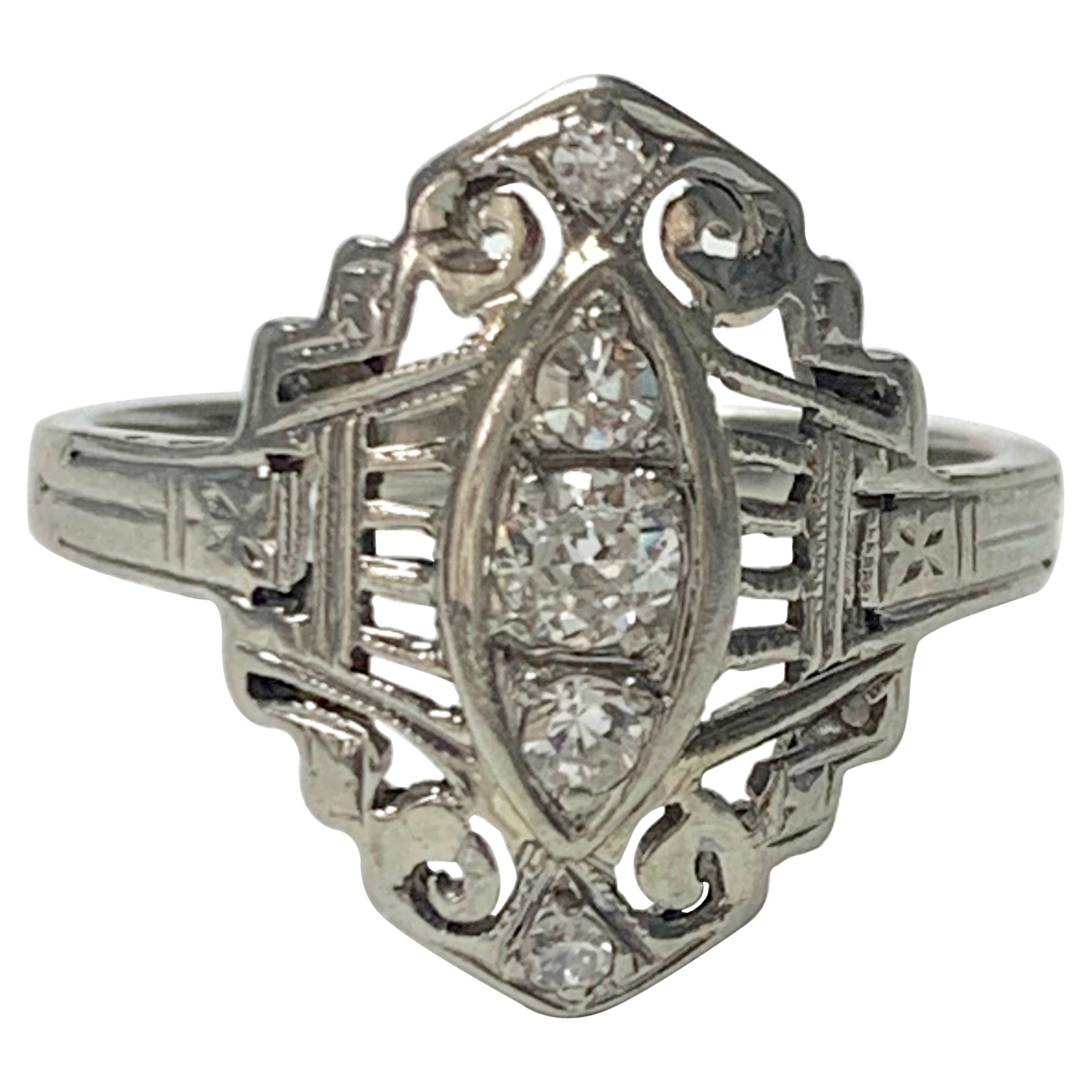 Diamond Ring in 18K White Gold For Sale