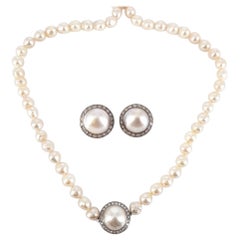 18ct White Gold Mabe Pearl & Diamond Necklace and Earrings Set