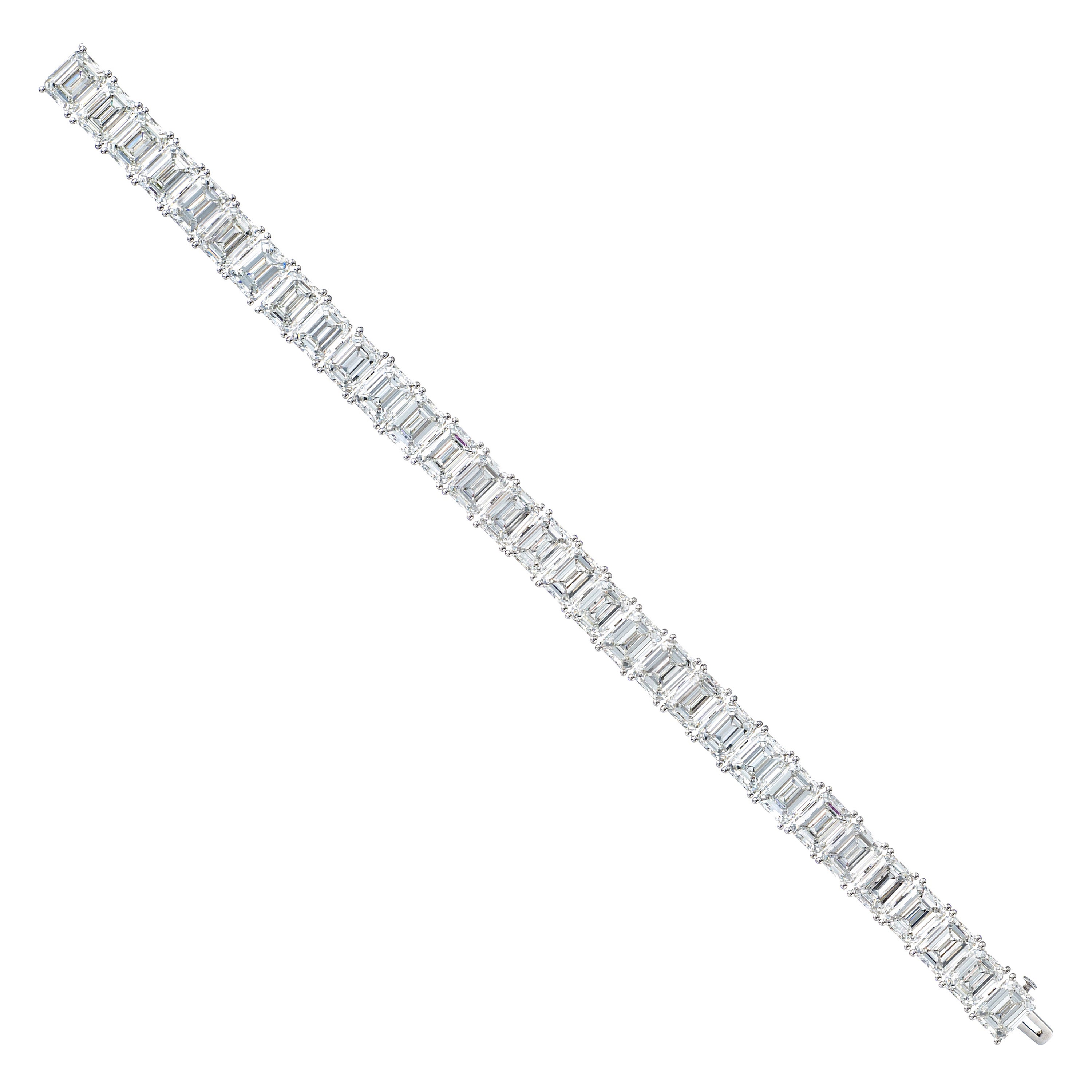 Bracelet tennis en or blanc 18 carats avec diamants et émeraudes de 33,73 carats certifiées par le GIA en vente