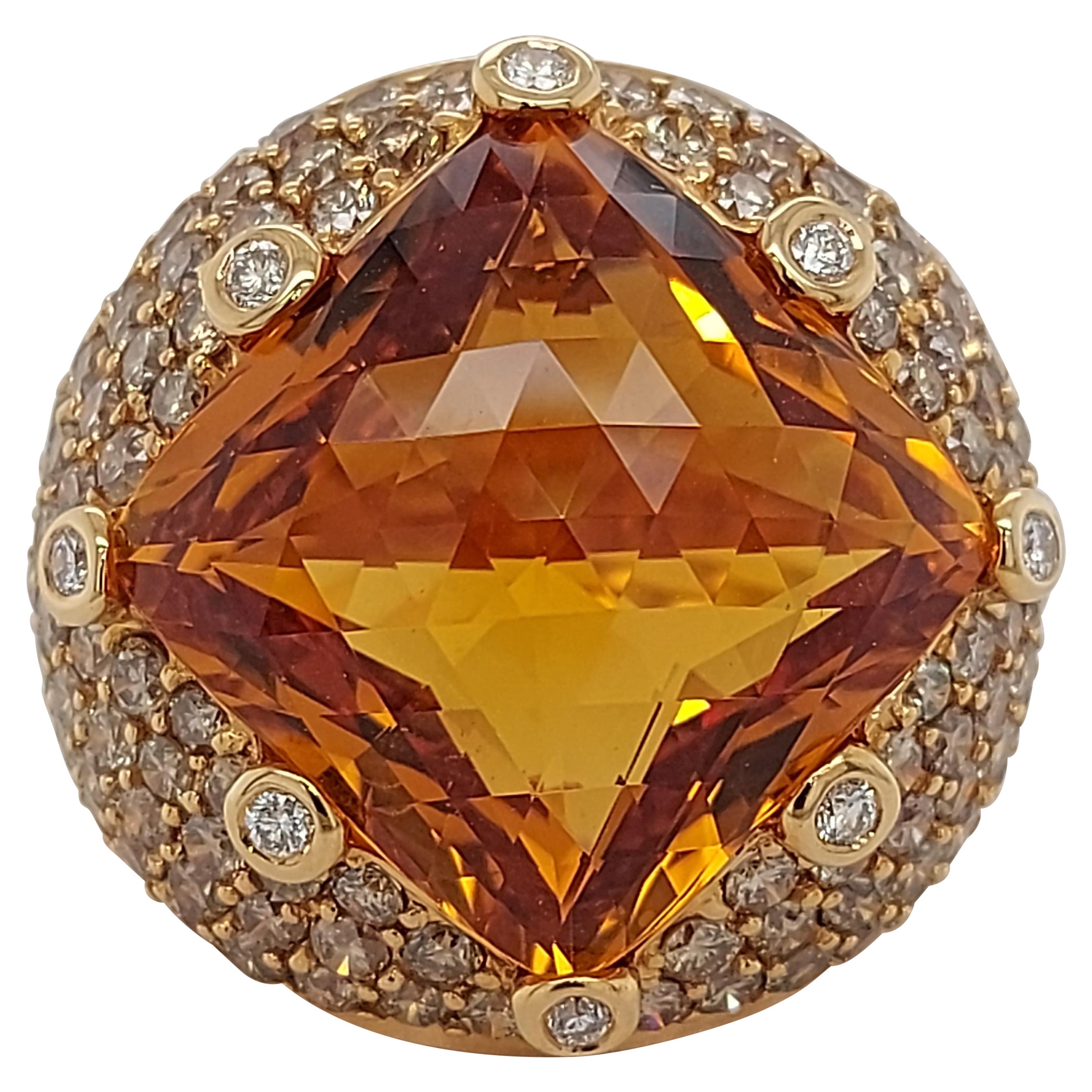 Beautiful 18kt Pink Gold Ring with Large 22.50 Ct Citrine and 5.25 Ct Diamonds For Sale