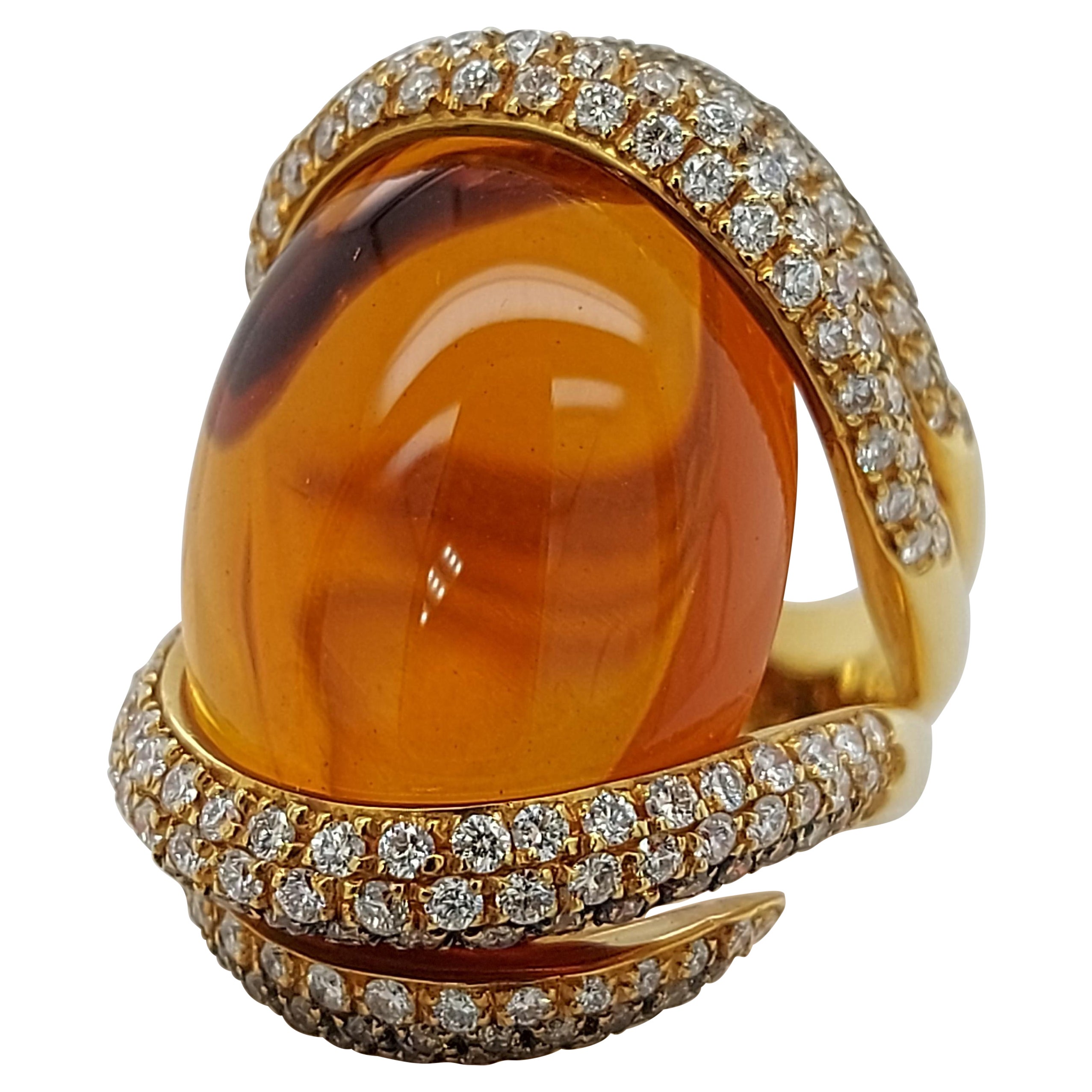 Magnificent Yellow Gold Ring with 34 Ct Cabochon Citrine and 2.61 Ct Diamonds For Sale