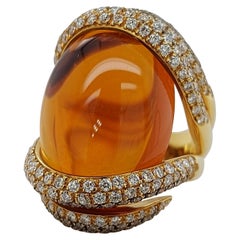 Magnificent Yellow Gold Ring with 34 Ct Cabochon Citrine and 2.61 Ct Diamonds