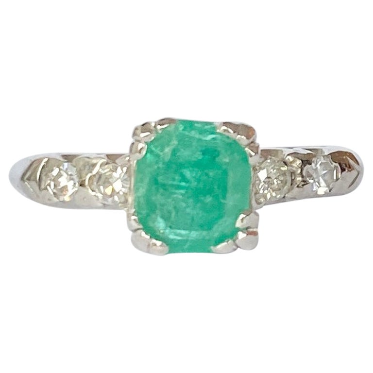 Art Deco Emerald and Diamond 14 Carat White Gold Solitaire Ring For Sale