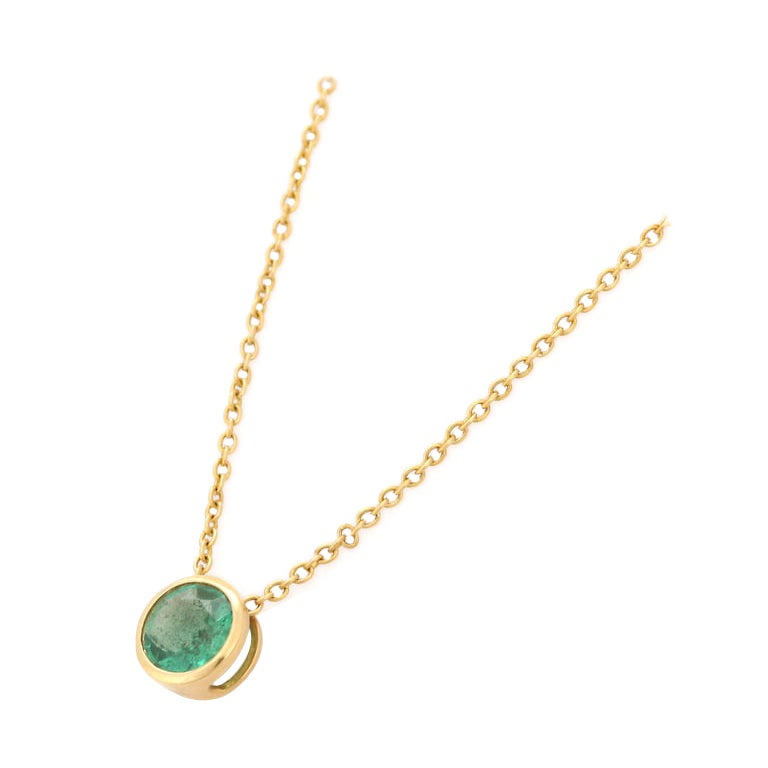 Emerald Pendant in 18kt Solid Yellow Gold with Chain For Sale