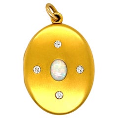 Antikes viktorianisches 14 Karat Gold Opal-Diamant-Medaillon