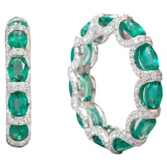 18 Karat White Gold 5.11 Carat Natural Emerald and Diamond Eternity Band Ring