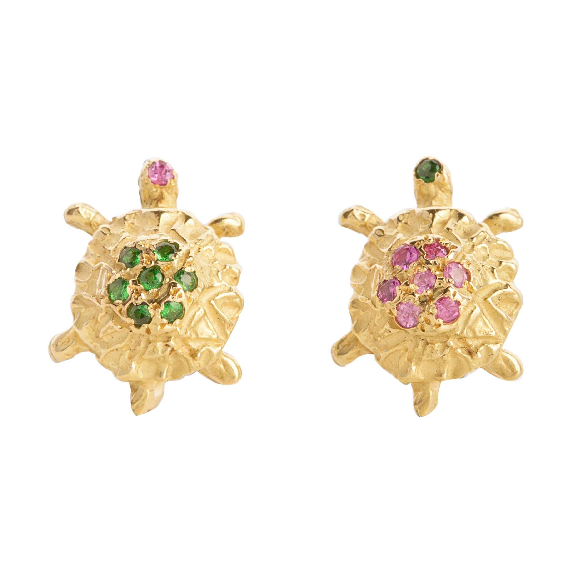 18 Karat Gold Green Tsavorite Pink Tourmaline Wise Turtle Hammered Stud Earrings For Sale