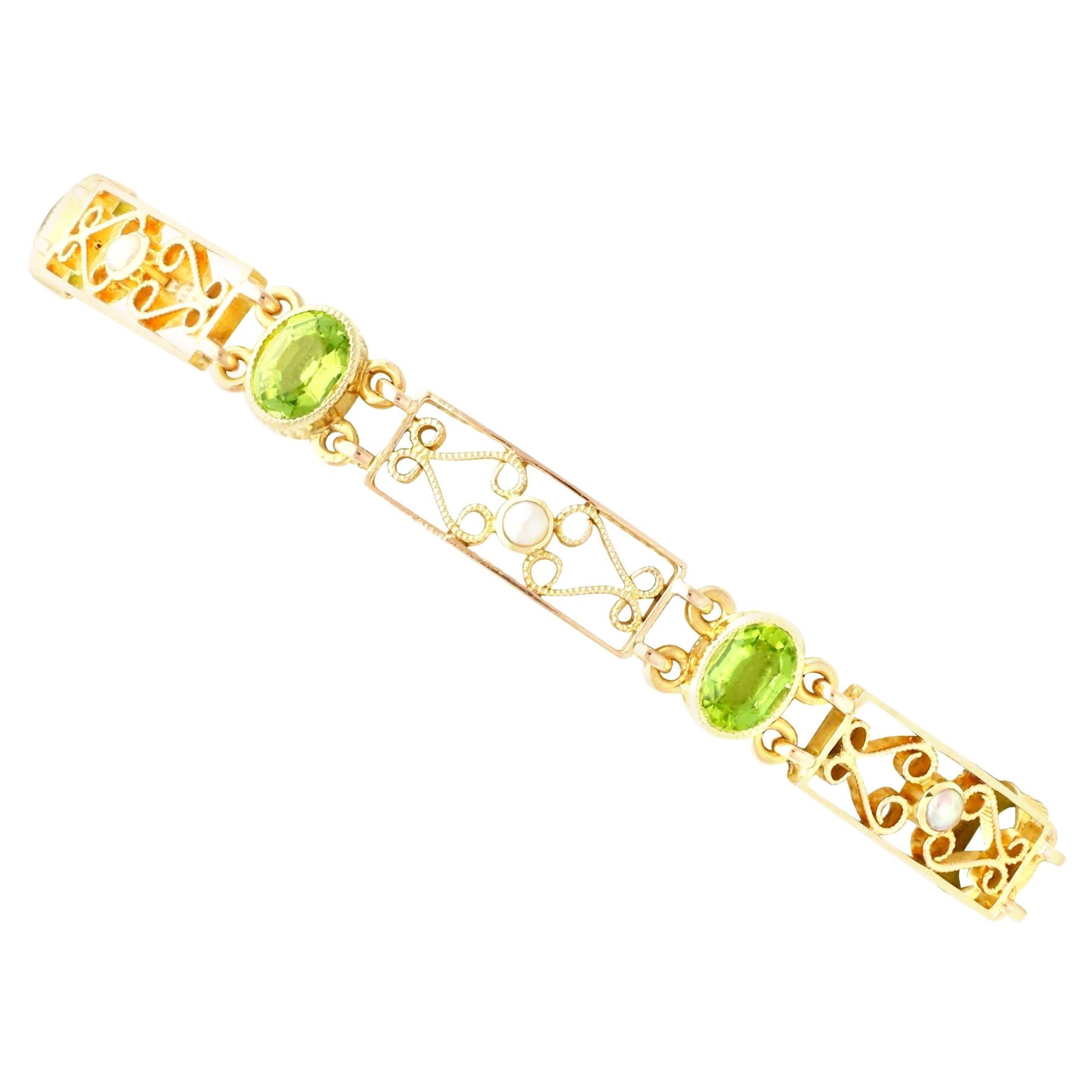 Antique 5.34 Carat Peridot Pearl Yellow Gold Bracelet