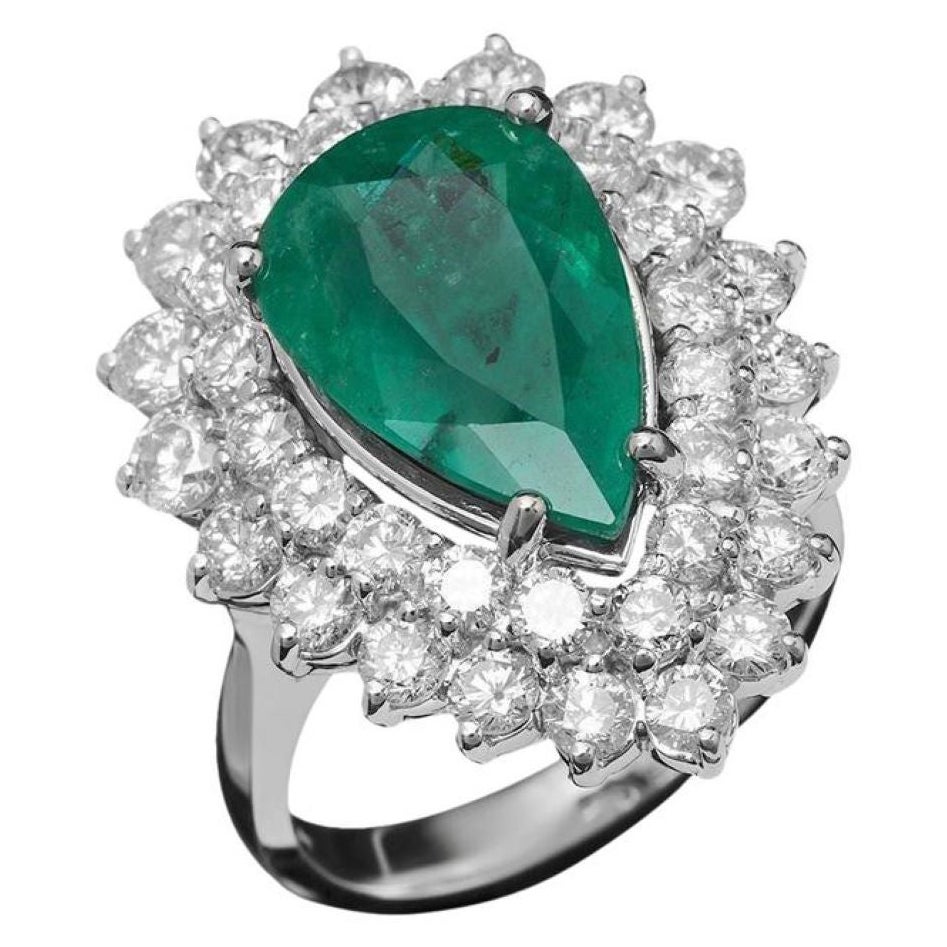 7.50 Carats Natural Emerald and Diamond 14K Solid White Gold Ring For Sale