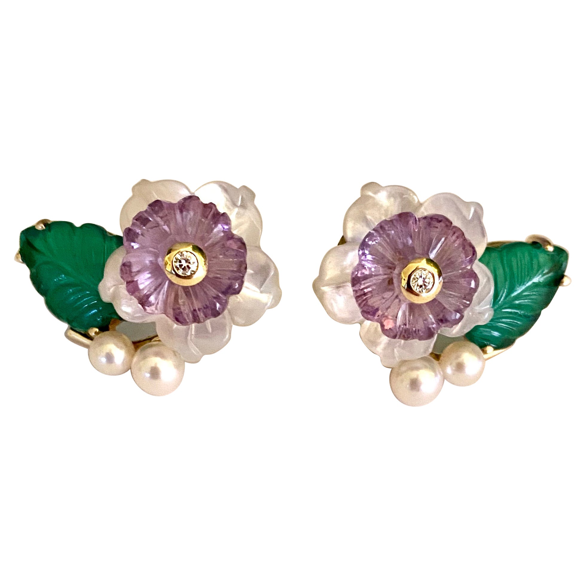 Michael Kneebone Boucles d'oreilles à fleur en améthyste, diamant, perle, onyx vert et fleur