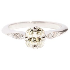 Bague de fiançailles en or 18 carats avec diamant taille radiant certifié et diamant rond