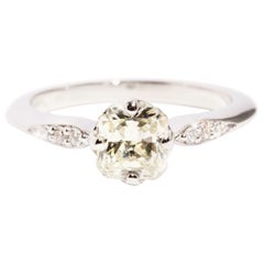 Anello di fidanzamento certificato con diamante taglio radiante e diamante rotondo in oro 18 carati