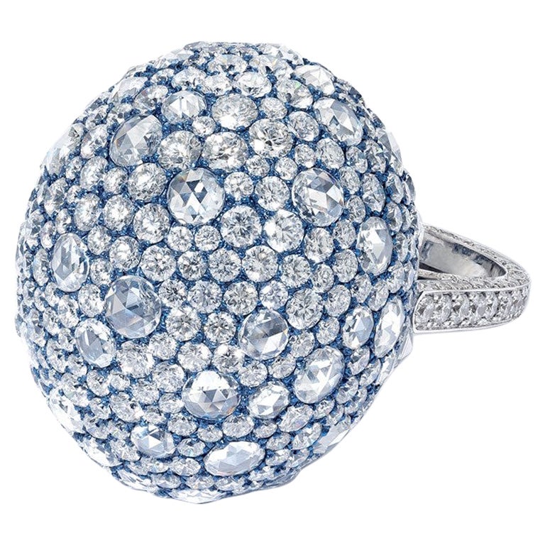 David Morris, bague cocktail bombée en diamants taille rose et titane bleu