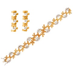 Marvelous Art Deco Style Diamond and 18 Kt Gold Bracelet and Earrings Suit