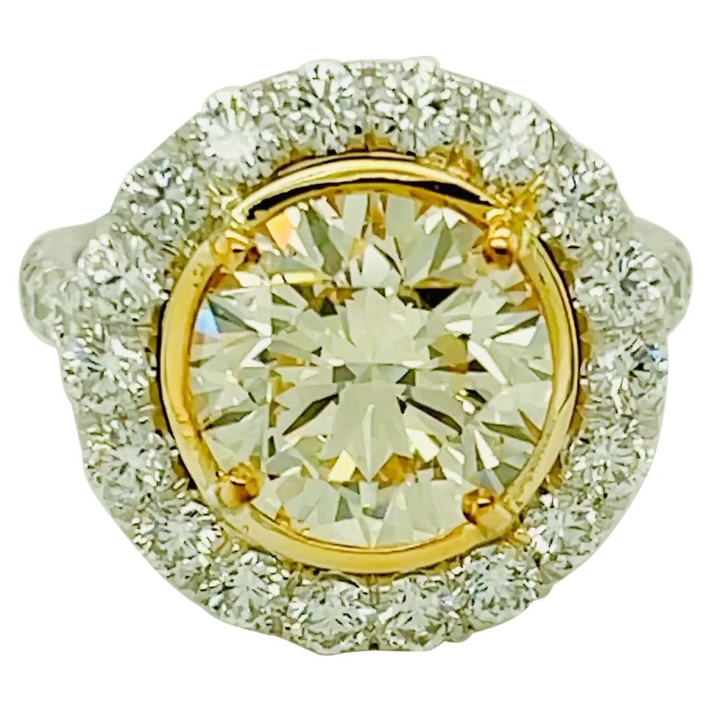 Round Yellow Diamond Ring 4.01 Carat, Set in Platinum/18 Karat Yellow Gold