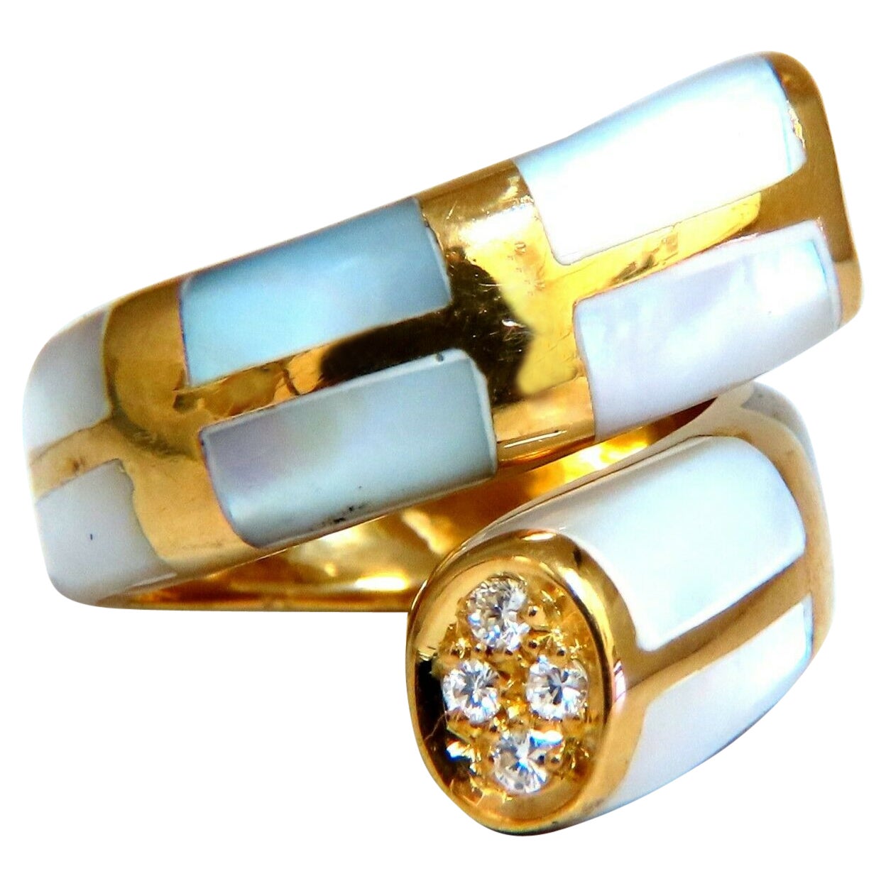 .20ct Natural Round Diamond Carved Mother of Pearl Cross over Ring 18kt For Sale