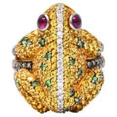 Contemporary 5.54 Carats Diamond Sapphire Tsavorite Ruby 18 Karat Gold Frog Ring