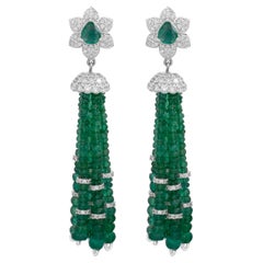 Boucles d'oreilles à pompon en or 14 carats avec diamants et émeraudes de 59,35 carats