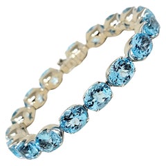 H. Stern 58.66 Carat Blue Topaz Line Bracelet with Diamond Star 18 Karat Gold