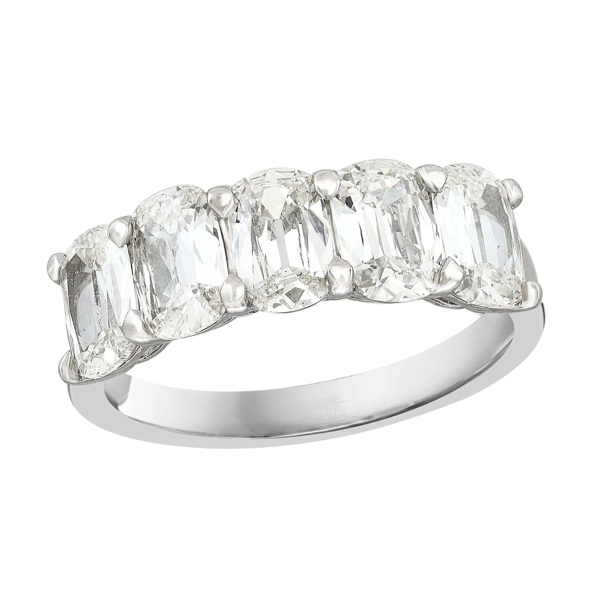 Bague en platine avec 5 diamants de 2,60 carats taille coussin et 5 pierres en vente