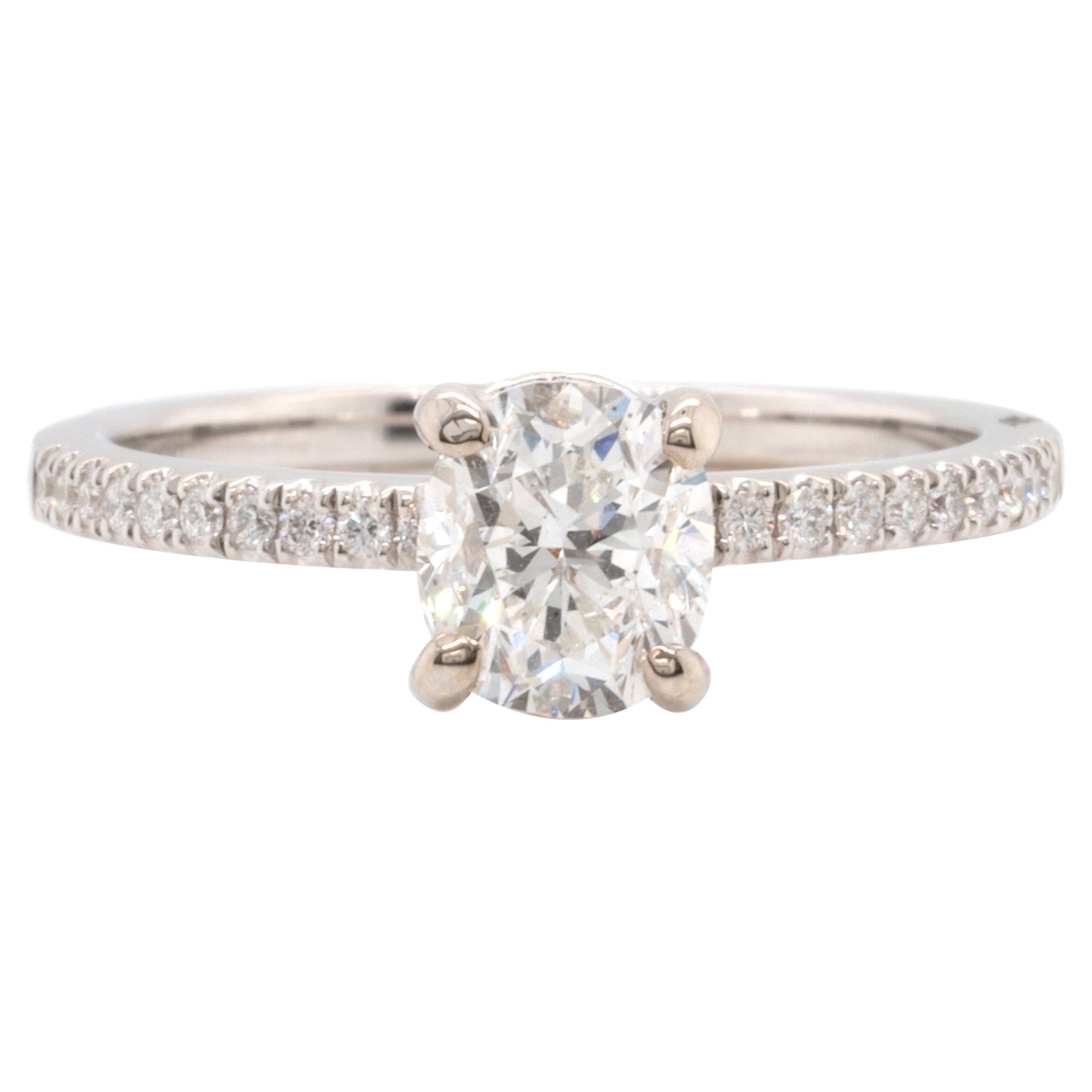 14 Karat White Gold 1.00ct Oval Diamond Engagement Ring For Sale