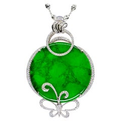 Pendentif en jadéite verte pomme et diamant certifié Imperial & Apple, motif cerf