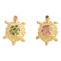 18 Karat Gold Green Tsavorite Pink Tourmaline Turtle Stud Hammered Earrings