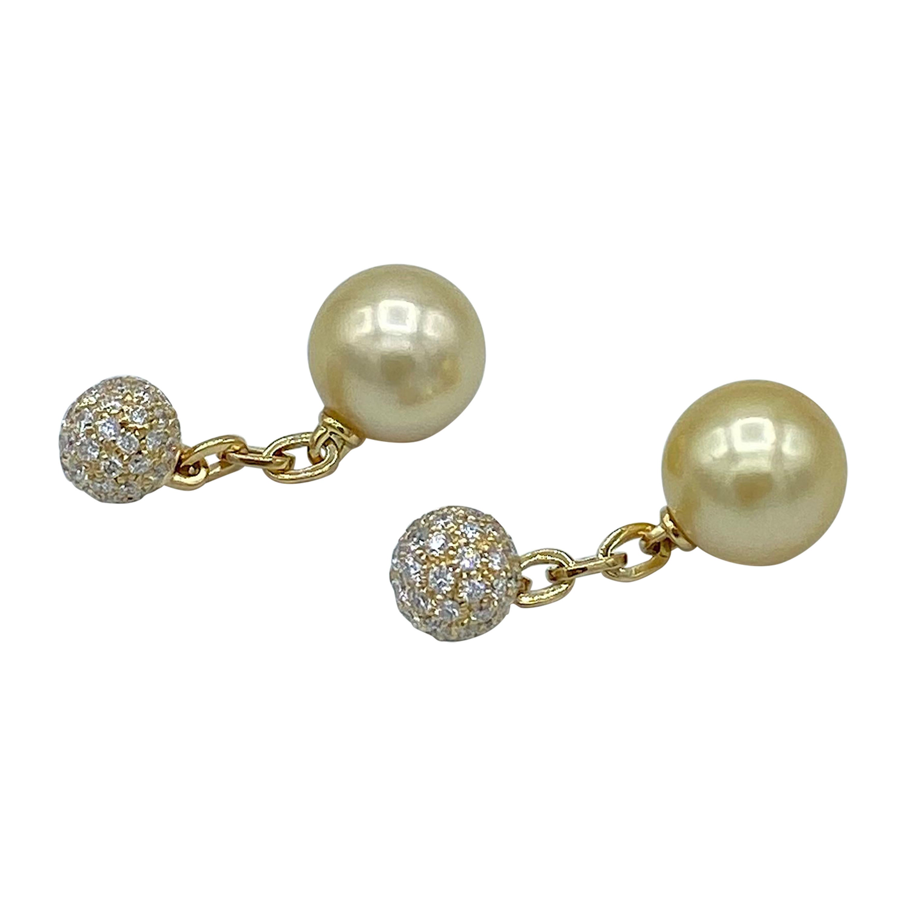 White Diamond South Sea Pearl 18 Karat Gold Cufflinks Made in Italy For Sale