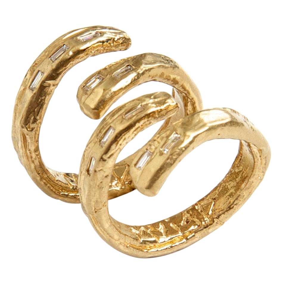 Spine Ring Set in Gold with Diamond Baguettes For Sale