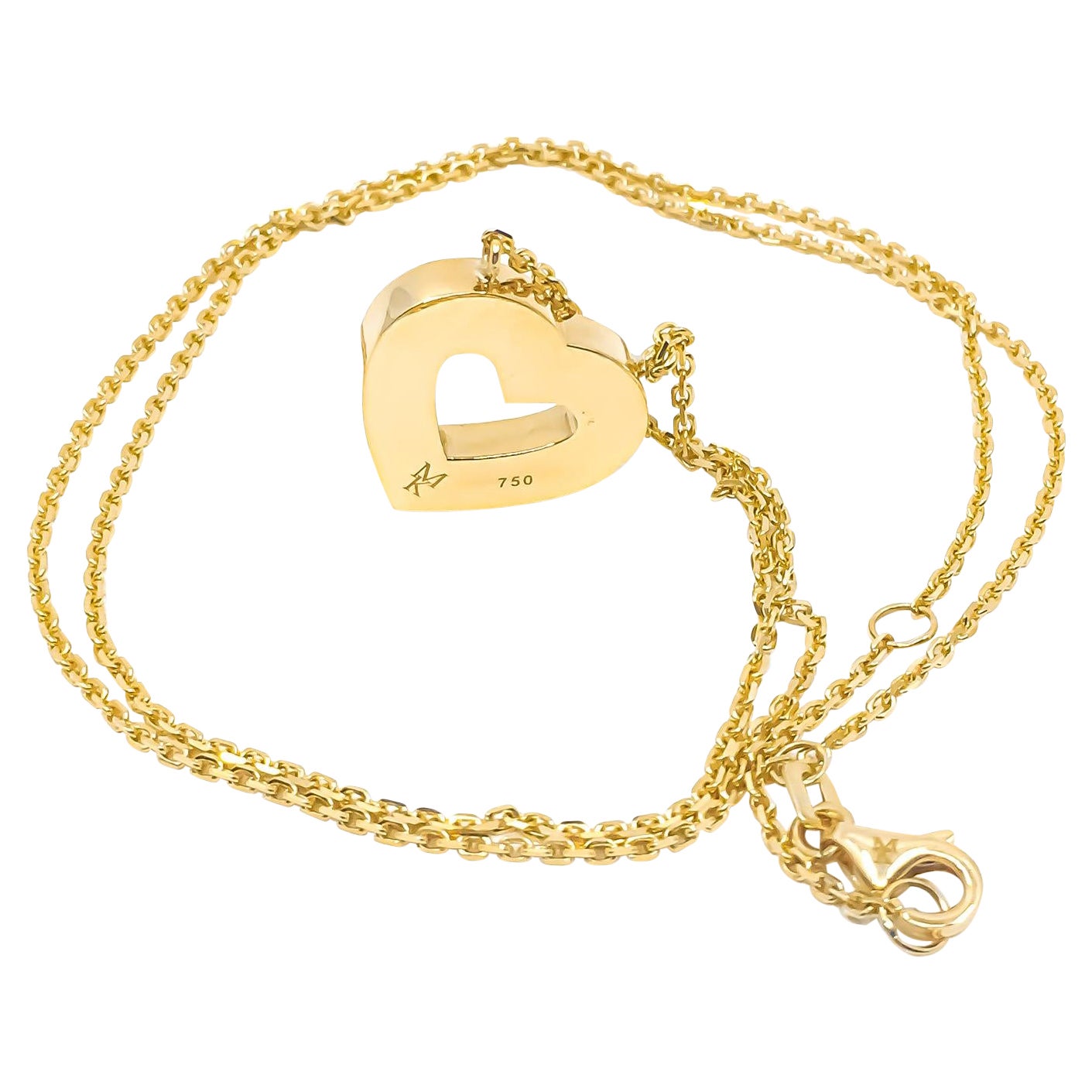 Heart Pendant Necklace in 18kt Gold For Sale