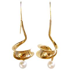 1970er Jahre Peter Small Perle Gold antiklastische Ohrringe