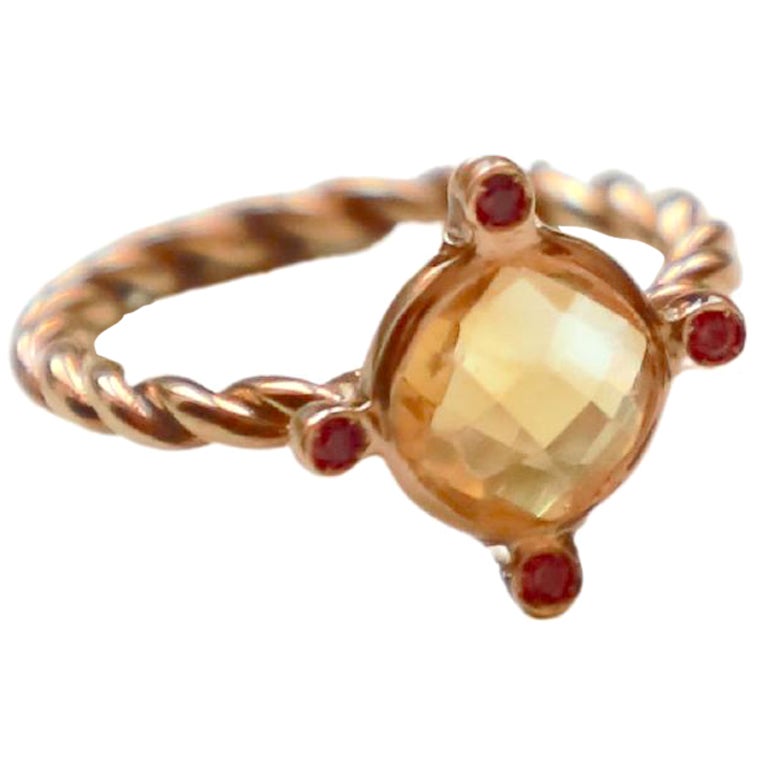 Art Deco Style 18 Karat Yellow Gold Citrine 0, 04 Karat Rubies Design Ring In New Condition For Sale In Rome, IT