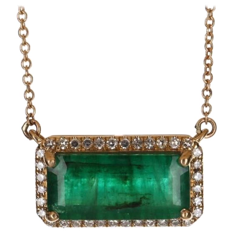 Halskette mit Halo, 3,91tcw 14K Smaragd & Diamant