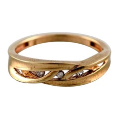 Danish Jeweler, Vintage Ring in 8 Carat Gold Adorned with Zirconias, Mid-20th C