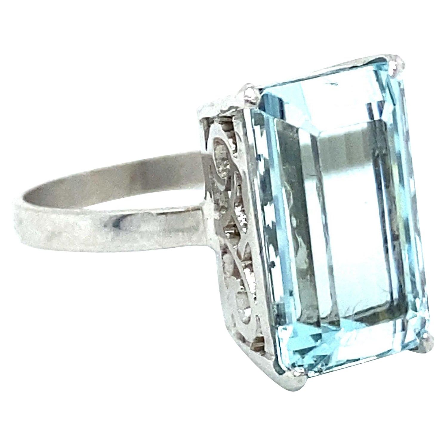 Vintage Aquamarine Solitaire Ring Engagement Ring in 18K White Gold 6.00ct