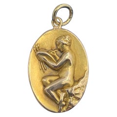 Nudo Donna Fanciulla Artista Pendente Neoclassico Oro Antico Art Nouveau