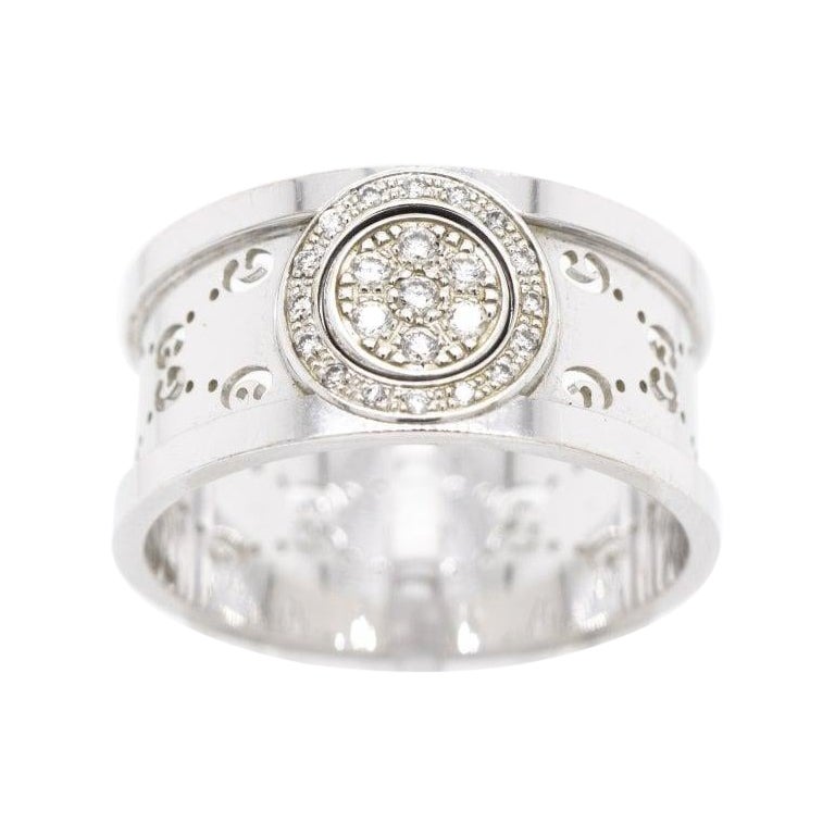 Gucci Icon Twirl 18 Karat White Gold Diamond Ring at 1stDibs | gucci icon  twirl ring