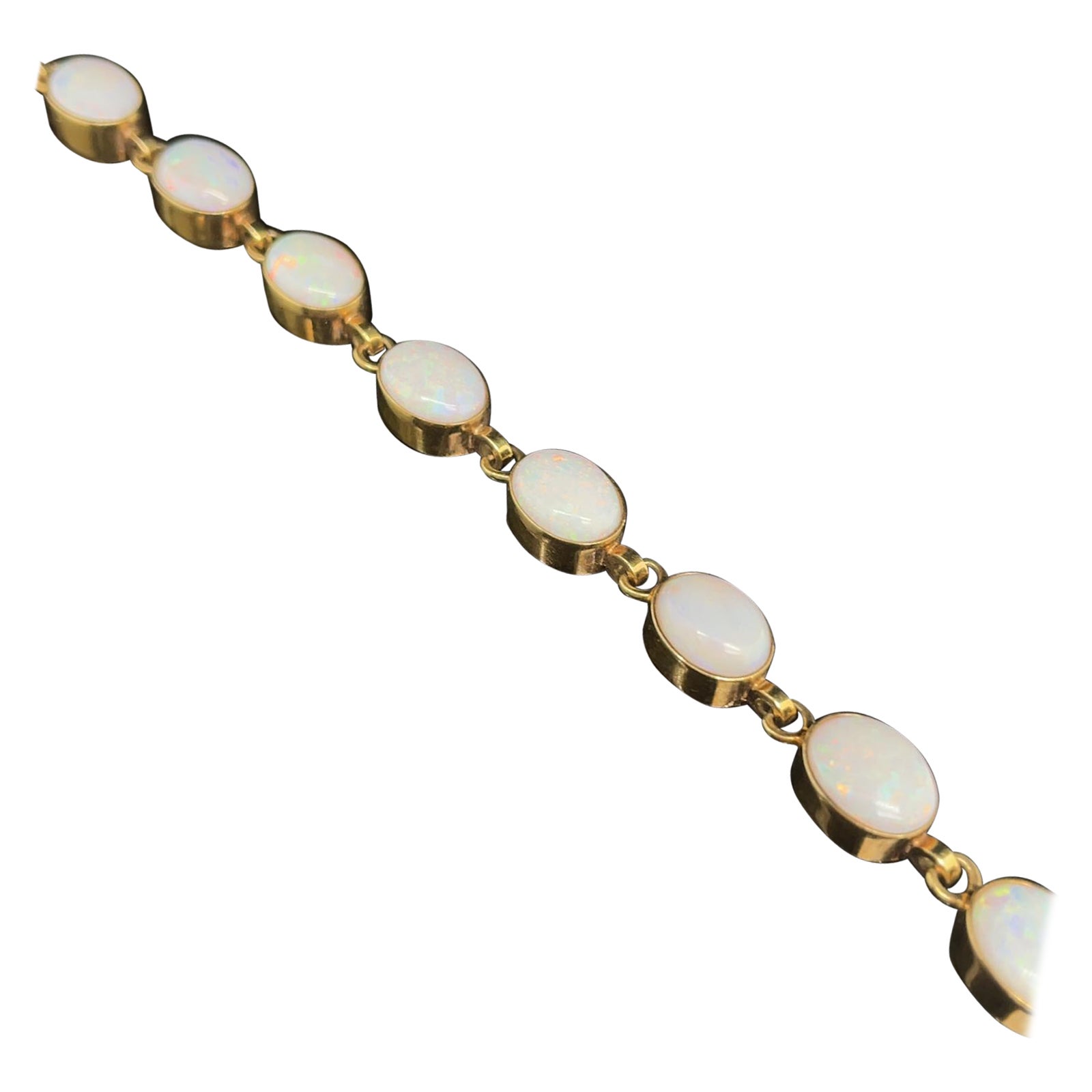 Vintage Opal Bracelet 9 Karat Yellow Gold, Circa 1990