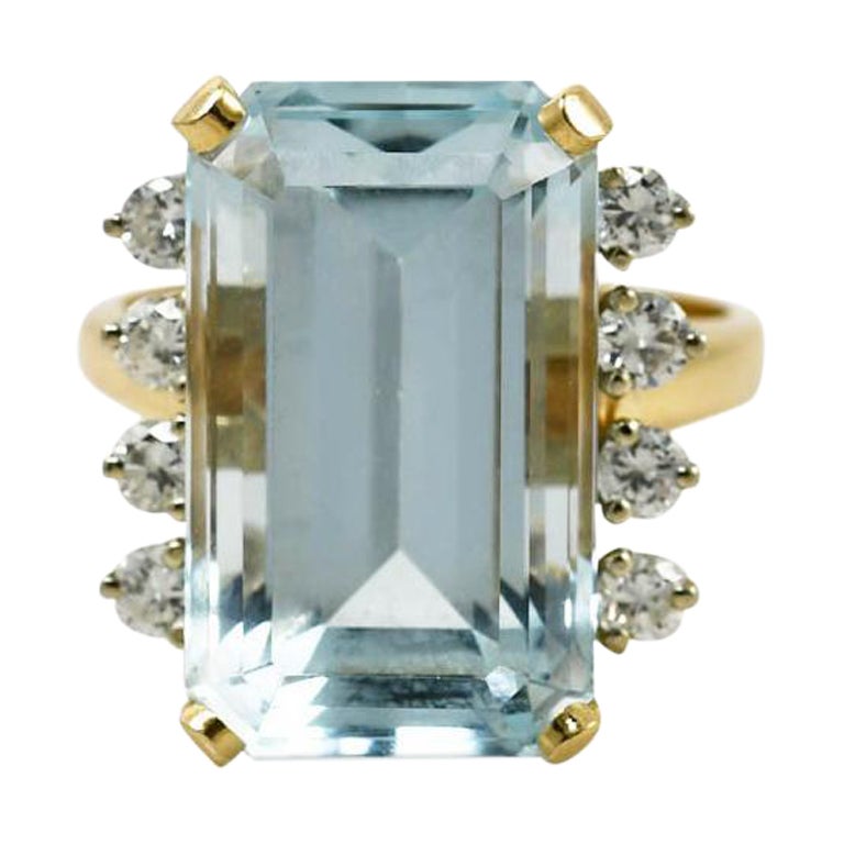 14K Yellow Gold Aquamarine & Diamond Ring 14.50ct, .50tdw