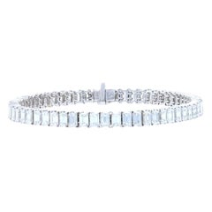 Bracelet tennis en or blanc avec diamants taille émeraude 18 carats, 8,93 carats poids total