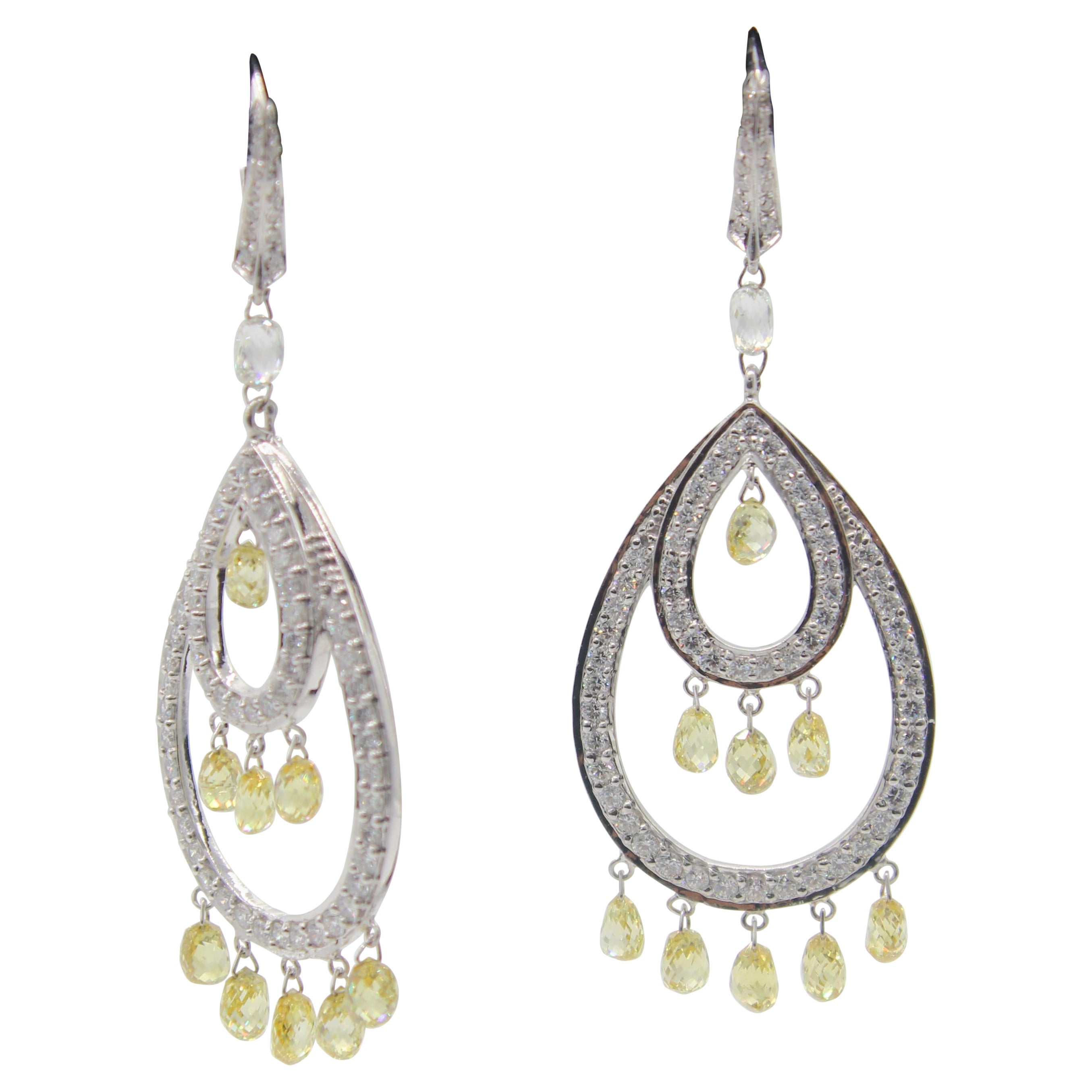 PANIM Boucles d'oreilles pendantes fantaisie en or blanc 18 carats avec briolettes et diamants en vente