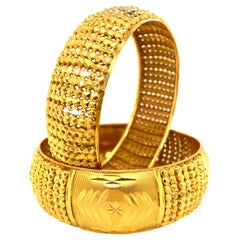 Gorgeous Vintage Pair of 22K Yellow Gold Bangle Bracelets