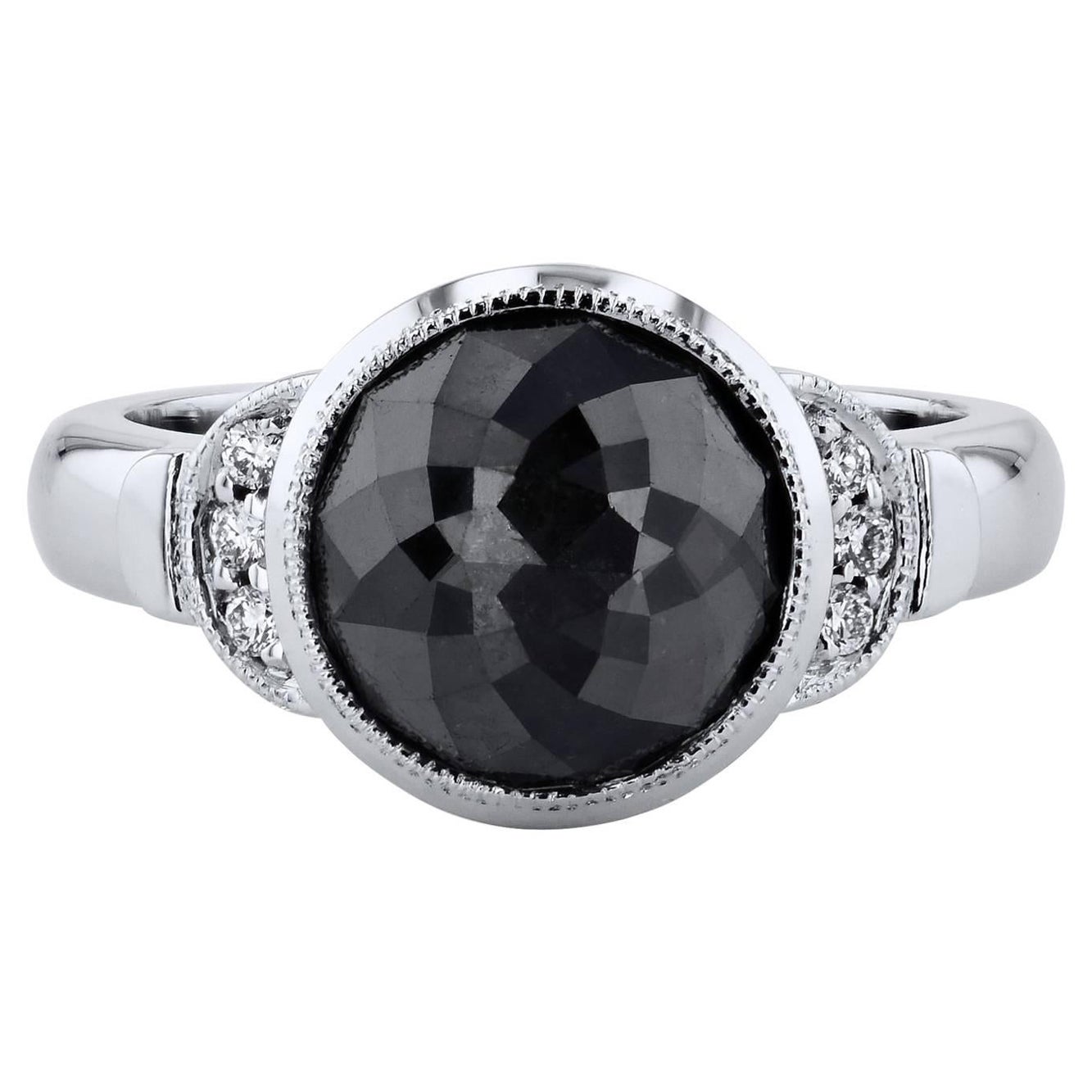 Handgefertigter Ring mit 4 Karat schwarzen Diamanten im Rosenschliff in Lünette 