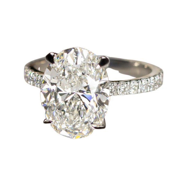 FLAWLESS GIA Certified 3.30 Carat Pear Cut Diamond Ring For Sale at 1stDibs